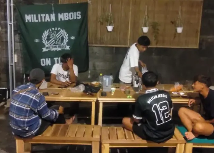 Hijau *