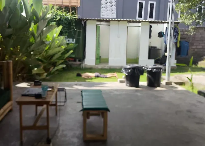 Hijau *